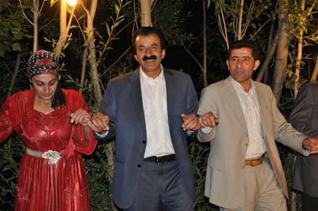 Yüksekova'da 02.03. Temmuz 2011 tarihlerinde evlenen bazı çiftleri sizler için sayfamıza taşıdık. Bizde Yüksekova Güncel Ailesi olarak tüm çiftlere mutluluklar dileriz