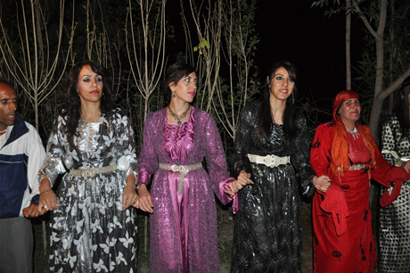 Yüksekova'da 02.03. Temmuz 2011 tarihlerinde evlenen bazı çiftleri sizler için sayfamıza taşıdık. Bizde Yüksekova Güncel Ailesi olarak tüm çiftlere mutluluklar dileriz