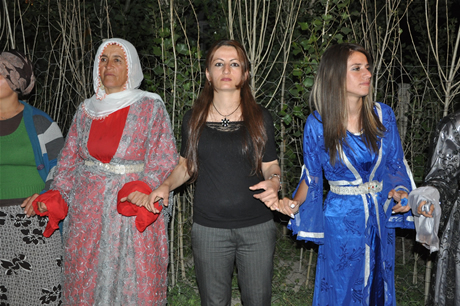 Yüksekova'da 02.03. Temmuz 2011 tarihlerinde evlenen bazı çiftleri sizler için sayfamıza taşıdık. Bizde Yüksekova Güncel Ailesi olarak tüm çiftlere mutluluklar dileriz