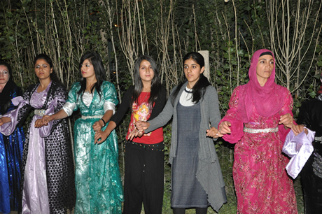 Yüksekova'da 02.03. Temmuz 2011 tarihlerinde evlenen bazı çiftleri sizler için sayfamıza taşıdık. Bizde Yüksekova Güncel Ailesi olarak tüm çiftlere mutluluklar dileriz