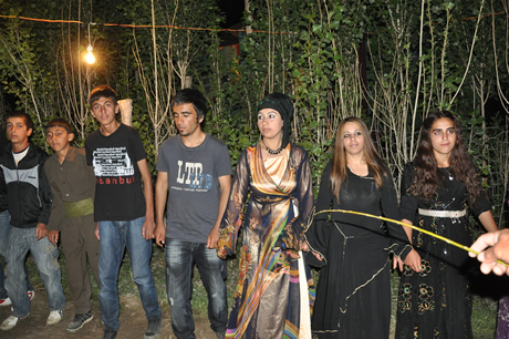 Yüksekova'da 02.03. Temmuz 2011 tarihlerinde evlenen bazı çiftleri sizler için sayfamıza taşıdık. Bizde Yüksekova Güncel Ailesi olarak tüm çiftlere mutluluklar dileriz