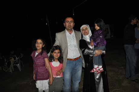 Yüksekova'da 02.03. Temmuz 2011 tarihlerinde evlenen bazı çiftleri sizler için sayfamıza taşıdık. Bizde Yüksekova Güncel Ailesi olarak tüm çiftlere mutluluklar dileriz