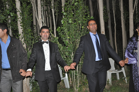 Yüksekova'da 02.03. Temmuz 2011 tarihlerinde evlenen bazı çiftleri sizler için sayfamıza taşıdık. Bizde Yüksekova Güncel Ailesi olarak tüm çiftlere mutluluklar dileriz