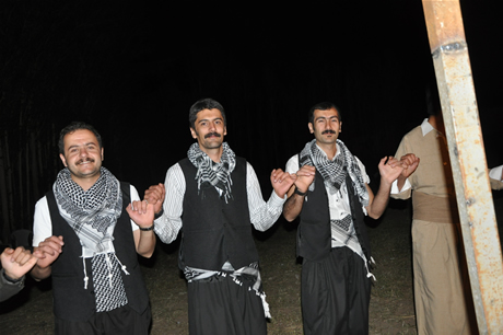 Yüksekova'da 02.03. Temmuz 2011 tarihlerinde evlenen bazı çiftleri sizler için sayfamıza taşıdık. Bizde Yüksekova Güncel Ailesi olarak tüm çiftlere mutluluklar dileriz