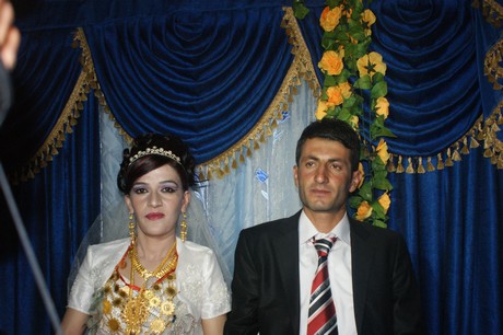 Yüksekova'da 09-10 Temmuz 2011 tarihlerinde evlenen bazı çiftleri sizler için sayfamıza taşıdık. Yüksekova Güncel Ailesi olarak tüm çiftlere mutluluklar dileriz