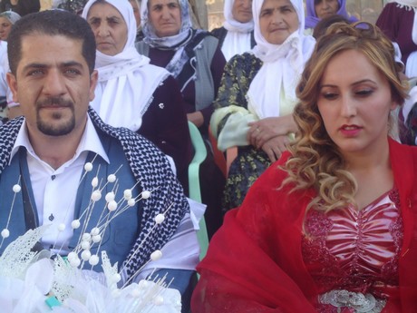 Yüksekova'da 09-10 Temmuz 2011 tarihlerinde evlenen bazı çiftleri sizler için sayfamıza taşıdık. Yüksekova Güncel Ailesi olarak tüm çiftlere mutluluklar dileriz