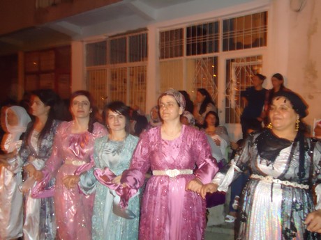 Yüksekova'da 09-10 Temmuz 2011 tarihlerinde evlenen bazı çiftleri sizler için sayfamıza taşıdık. Yüksekova Güncel Ailesi olarak tüm çiftlere mutluluklar dileriz