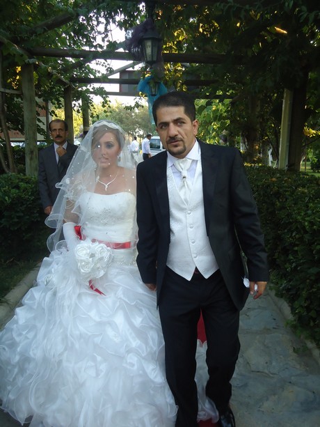 Yüksekova'da 09-10 Temmuz 2011 tarihlerinde evlenen bazı çiftleri sizler için sayfamıza taşıdık. Yüksekova Güncel Ailesi olarak tüm çiftlere mutluluklar dileriz