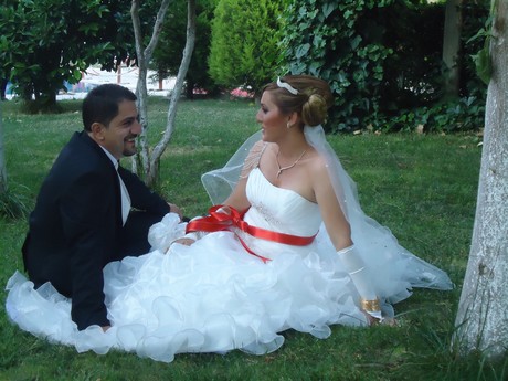 Yüksekova'da 09-10 Temmuz 2011 tarihlerinde evlenen bazı çiftleri sizler için sayfamıza taşıdık. Yüksekova Güncel Ailesi olarak tüm çiftlere mutluluklar dileriz