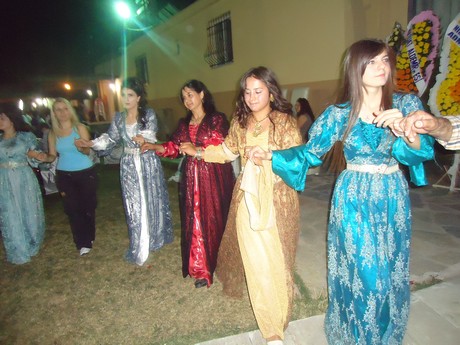 Yüksekova'da 09-10 Temmuz 2011 tarihlerinde evlenen bazı çiftleri sizler için sayfamıza taşıdık. Yüksekova Güncel Ailesi olarak tüm çiftlere mutluluklar dileriz