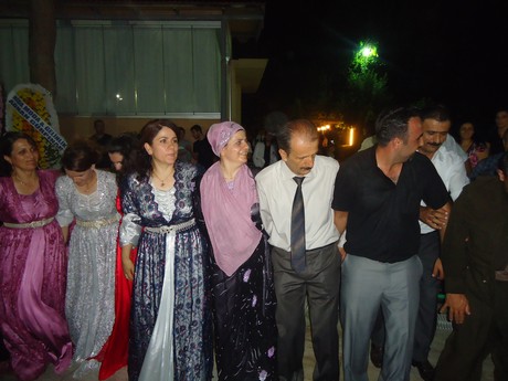 Yüksekova'da 09-10 Temmuz 2011 tarihlerinde evlenen bazı çiftleri sizler için sayfamıza taşıdık. Yüksekova Güncel Ailesi olarak tüm çiftlere mutluluklar dileriz
