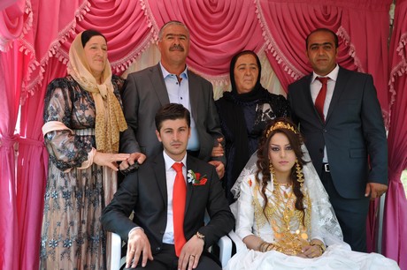 Yüksekova'da 09-10 Temmuz 2011 tarihlerinde evlenen bazı çiftleri sizler için sayfamıza taşıdık. Yüksekova Güncel Ailesi olarak tüm çiftlere mutluluklar dileriz