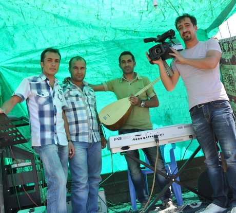 Yüksekova'da 09-10 Temmuz 2011 tarihlerinde evlenen bazı çiftleri sizler için sayfamıza taşıdık. Yüksekova Güncel Ailesi olarak tüm çiftlere mutluluklar dileriz