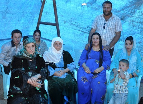 Yüksekova'da 09-10 Temmuz 2011 tarihlerinde evlenen bazı çiftleri sizler için sayfamıza taşıdık. Yüksekova Güncel Ailesi olarak tüm çiftlere mutluluklar dileriz