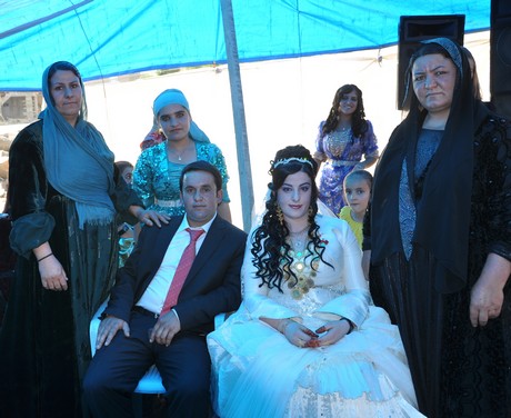 Yüksekova'da 09-10 Temmuz 2011 tarihlerinde evlenen bazı çiftleri sizler için sayfamıza taşıdık. Yüksekova Güncel Ailesi olarak tüm çiftlere mutluluklar dileriz
