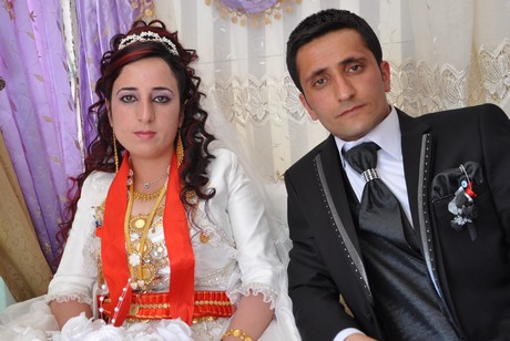 Yüksekova'da 09-10 Temmuz 2011 tarihlerinde evlenen bazı çiftleri sizler için sayfamıza taşıdık. Yüksekova Güncel Ailesi olarak tüm çiftlere mutluluklar dileriz