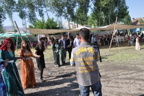 Yüksekova'da 09-10 Temmuz 2011 tarihlerinde evlenen bazı çiftleri sizler için sayfamıza taşıdık. Yüksekova Güncel Ailesi olarak tüm çiftlere mutluluklar dileriz