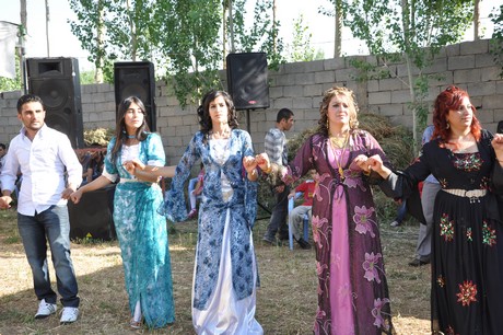 Yüksekova'da 09-10 Temmuz 2011 tarihlerinde evlenen bazı çiftleri sizler için sayfamıza taşıdık. Yüksekova Güncel Ailesi olarak tüm çiftlere mutluluklar dileriz