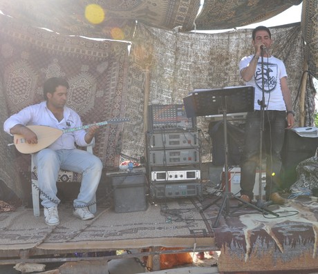 Yüksekova'da 09-10 Temmuz 2011 tarihlerinde evlenen bazı çiftleri sizler için sayfamıza taşıdık. Yüksekova Güncel Ailesi olarak tüm çiftlere mutluluklar dileriz