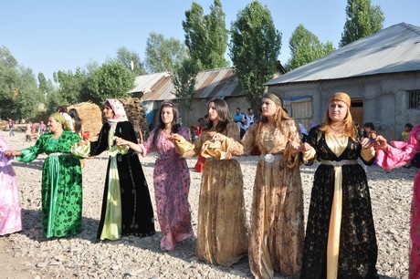 Yüksekova'da 09-10 Temmuz 2011 tarihlerinde evlenen bazı çiftleri sizler için sayfamıza taşıdık. Yüksekova Güncel Ailesi olarak tüm çiftlere mutluluklar dileriz