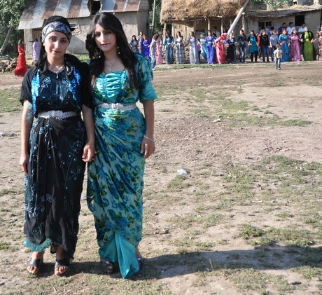 Yüksekova'da 09-10 Temmuz 2011 tarihlerinde evlenen bazı çiftleri sizler için sayfamıza taşıdık. Yüksekova Güncel Ailesi olarak tüm çiftlere mutluluklar dileriz