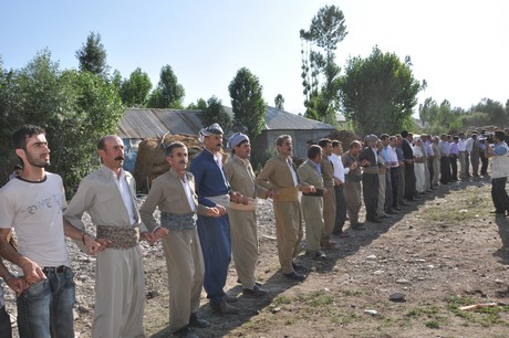 Yüksekova'da 09-10 Temmuz 2011 tarihlerinde evlenen bazı çiftleri sizler için sayfamıza taşıdık. Yüksekova Güncel Ailesi olarak tüm çiftlere mutluluklar dileriz