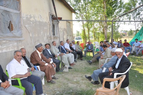 Yüksekova'da 09-10 Temmuz 2011 tarihlerinde evlenen bazı çiftleri sizler için sayfamıza taşıdık. Yüksekova Güncel Ailesi olarak tüm çiftlere mutluluklar dileriz