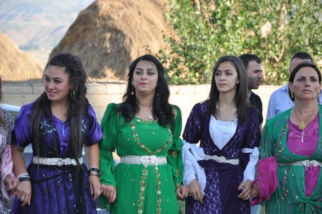 Yüksekova'da 09-10 Temmuz 2011 tarihlerinde evlenen bazı çiftleri sizler için sayfamıza taşıdık. Yüksekova Güncel Ailesi olarak tüm çiftlere mutluluklar dileriz