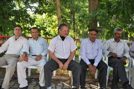 Yüksekova'da 09-10 Temmuz 2011 tarihlerinde evlenen bazı çiftleri sizler için sayfamıza taşıdık. Yüksekova Güncel Ailesi olarak tüm çiftlere mutluluklar dileriz