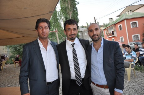 Yüksekova'da 09-10 Temmuz 2011 tarihlerinde evlenen bazı çiftleri sizler için sayfamıza taşıdık. Yüksekova Güncel Ailesi olarak tüm çiftlere mutluluklar dileriz