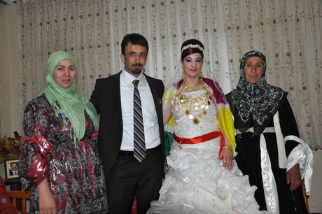 Yüksekova'da 09-10 Temmuz 2011 tarihlerinde evlenen bazı çiftleri sizler için sayfamıza taşıdık. Yüksekova Güncel Ailesi olarak tüm çiftlere mutluluklar dileriz