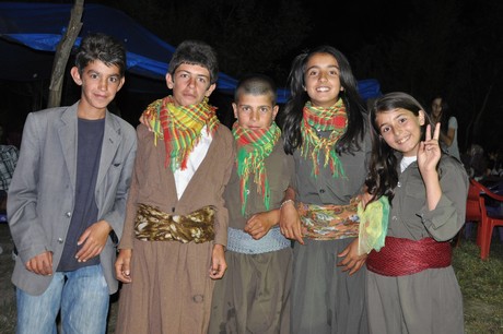 Yüksekova'da 09-10 Temmuz 2011 tarihlerinde evlenen bazı çiftleri sizler için sayfamıza taşıdık. Yüksekova Güncel Ailesi olarak tüm çiftlere mutluluklar dileriz