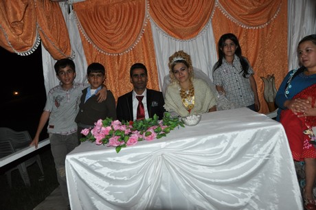 Yüksekova'da 09-10 Temmuz 2011 tarihlerinde evlenen bazı çiftleri sizler için sayfamıza taşıdık. Yüksekova Güncel Ailesi olarak tüm çiftlere mutluluklar dileriz