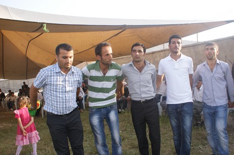 Yüksekova'da 09-10 Temmuz 2011 tarihlerinde evlenen bazı çiftleri sizler için sayfamıza taşıdık. Yüksekova Güncel Ailesi olarak tüm çiftlere mutluluklar dileriz