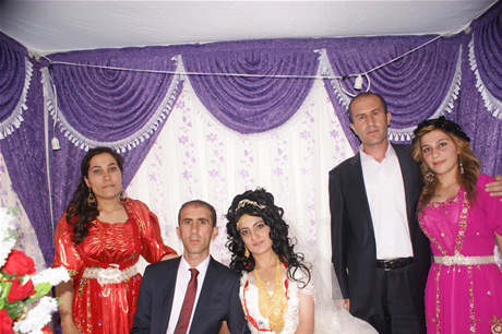 Yüksekova'da 16-17 Temmuz 2011 tarihlerinde evlenen bazı çiftleri sizler için sayfamıza taşıdık. Yüksekova Güncel Ailesi olarak tüm çiftlerimize mutluluklar diliyoruz