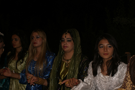 Yüksekova'da 16-17 Temmuz 2011 tarihlerinde evlenen bazı çiftleri sizler için sayfamıza taşıdık. Yüksekova Güncel Ailesi olarak tüm çiftlerimize mutluluklar diliyoruz