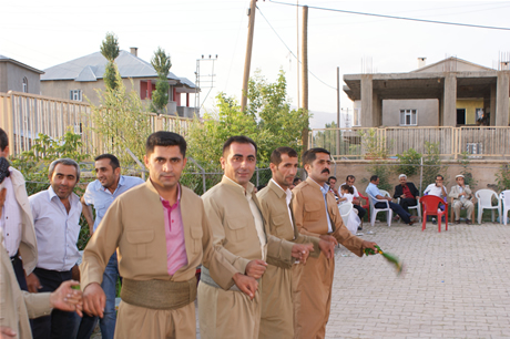 Yüksekova'da 16-17 Temmuz 2011 tarihlerinde evlenen bazı çiftleri sizler için sayfamıza taşıdık. Yüksekova Güncel Ailesi olarak tüm çiftlerimize mutluluklar diliyoruz