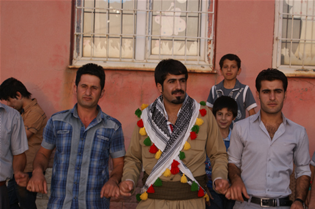 Yüksekova'da 16-17 Temmuz 2011 tarihlerinde evlenen bazı çiftleri sizler için sayfamıza taşıdık. Yüksekova Güncel Ailesi olarak tüm çiftlerimize mutluluklar diliyoruz