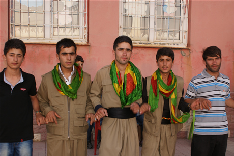 Yüksekova'da 16-17 Temmuz 2011 tarihlerinde evlenen bazı çiftleri sizler için sayfamıza taşıdık. Yüksekova Güncel Ailesi olarak tüm çiftlerimize mutluluklar diliyoruz