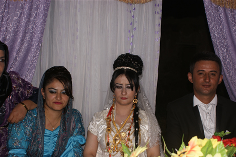 Yüksekova'da 16-17 Temmuz 2011 tarihlerinde evlenen bazı çiftleri sizler için sayfamıza taşıdık. Yüksekova Güncel Ailesi olarak tüm çiftlerimize mutluluklar diliyoruz