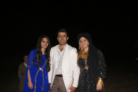 Yüksekova'da 16-17 Temmuz 2011 tarihlerinde evlenen bazı çiftleri sizler için sayfamıza taşıdık. Yüksekova Güncel Ailesi olarak tüm çiftlerimize mutluluklar diliyoruz