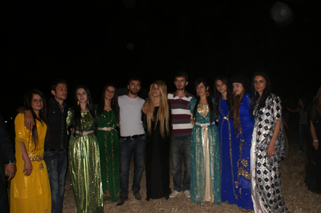 Yüksekova'da 16-17 Temmuz 2011 tarihlerinde evlenen bazı çiftleri sizler için sayfamıza taşıdık. Yüksekova Güncel Ailesi olarak tüm çiftlerimize mutluluklar diliyoruz