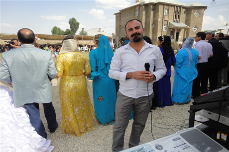 Yüksekova'da 16-17 Temmuz 2011 tarihlerinde evlenen bazı çiftleri sizler için sayfamıza taşıdık. Yüksekova Güncel Ailesi olarak tüm çiftlerimize mutluluklar diliyoruz