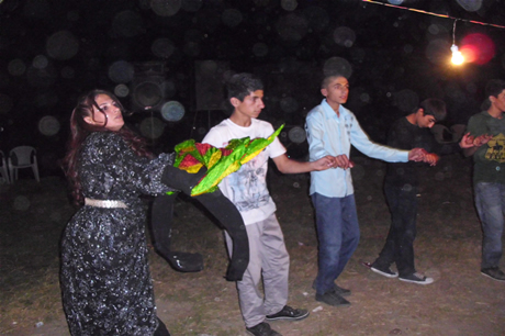 Yüksekova'da 16-17 Temmuz 2011 tarihlerinde evlenen bazı çiftleri sizler için sayfamıza taşıdık. Yüksekova Güncel Ailesi olarak tüm çiftlerimize mutluluklar diliyoruz