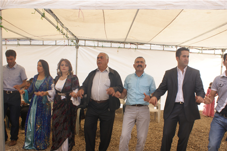 Yüksekova'da 16-17 Temmuz 2011 tarihlerinde evlenen bazı çiftleri sizler için sayfamıza taşıdık. Yüksekova Güncel Ailesi olarak tüm çiftlerimize mutluluklar diliyoruz