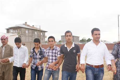 Yüksekova'da 16-17 Temmuz 2011 tarihlerinde evlenen bazı çiftleri sizler için sayfamıza taşıdık. Yüksekova Güncel Ailesi olarak tüm çiftlerimize mutluluklar diliyoruz