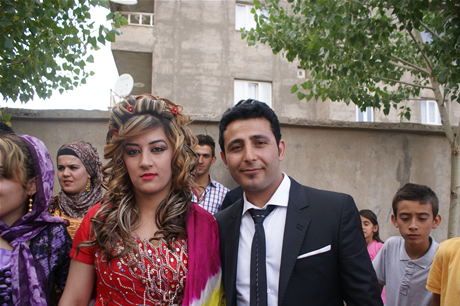 Yüksekova'da 16-17 Temmuz 2011 tarihlerinde evlenen bazı çiftleri sizler için sayfamıza taşıdık. Yüksekova Güncel Ailesi olarak tüm çiftlerimize mutluluklar diliyoruz