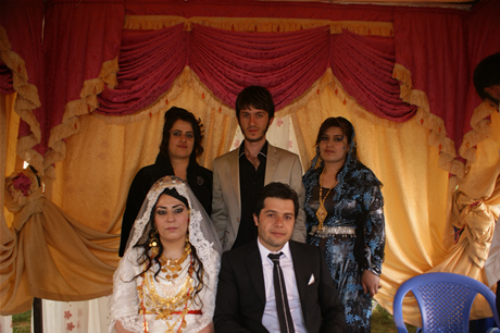 Yüksekova'da 16-17 Temmuz 2011 tarihlerinde evlenen bazı çiftleri sizler için sayfamıza taşıdık. Yüksekova Güncel Ailesi olarak tüm çiftlerimize mutluluklar diliyoruz