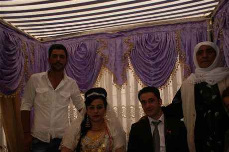 Yüksekova'da 16-17 Temmuz 2011 tarihlerinde evlenen bazı çiftleri sizler için sayfamıza taşıdık. Yüksekova Güncel Ailesi olarak tüm çiftlerimize mutluluklar diliyoruz