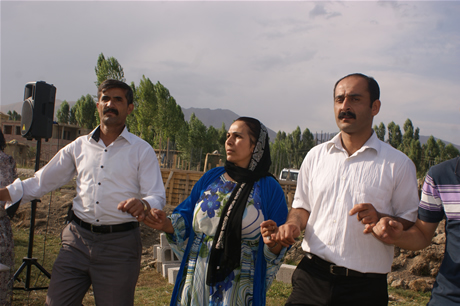 Yüksekova'da 16-17 Temmuz 2011 tarihlerinde evlenen bazı çiftleri sizler için sayfamıza taşıdık. Yüksekova Güncel Ailesi olarak tüm çiftlerimize mutluluklar diliyoruz